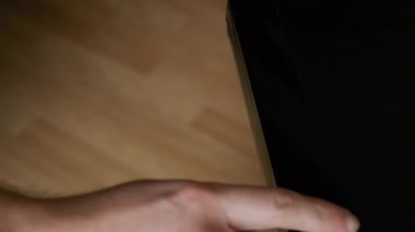 Diski DVD oynatıcıya gönder. CD oynatıcıdan CD CD CD oynatıcısını çıkar. Üst görünüm