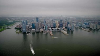 New York 'taki Jersey City Finans Bölgesi' nin havadan yakından görüntüsü. Geniş görünüm