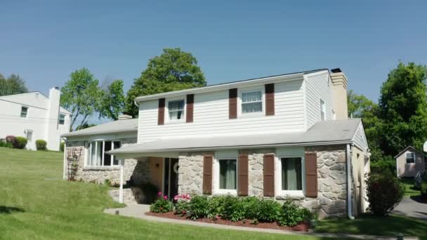 Aerial drone view of residential home in the suburbs — Stock Video