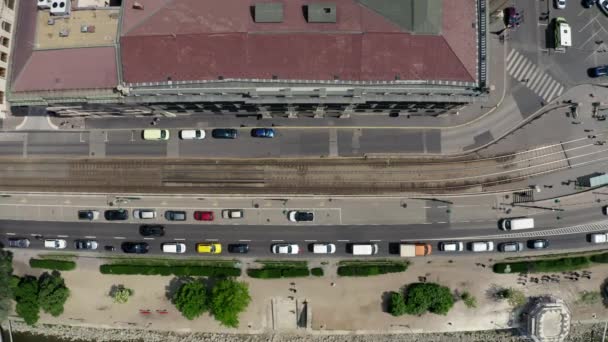 Straight Aerial drone Above Streets Buildings Downtown, city traffic — Vídeo de stock