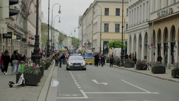 Ukrainian Women Men Protest Streets Munchen War Russian Leader Putin — стокове відео