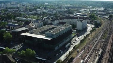 Fransa, Melun, Lille, Melun şehrinin üstündeki insansız hava aracı görüntüsü. Yüksek kalite 4k görüntü