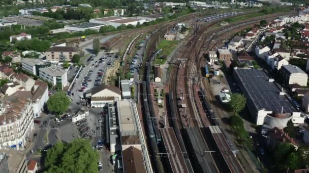 城市火车站轨道交通空中无人视线 高质量的4K镜头 — 图库视频影像