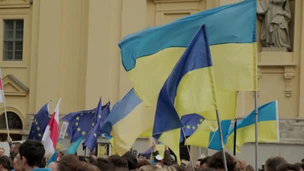 Українські Жінки Чоловіки Протестують Вулицях Мунхену Проти Війни Проти Російського — стокове відео