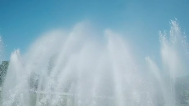 Vodní Trysky Fontány Fontána Vodního Města Horkém Létě Městě Vysoce — Stock video