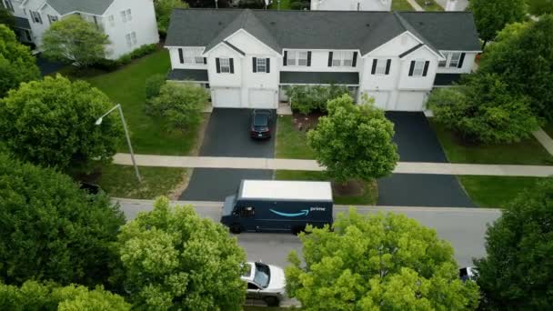 Naperville United States 2022 Amazon Vans Deliver Orders Suburbs High — 图库视频影像