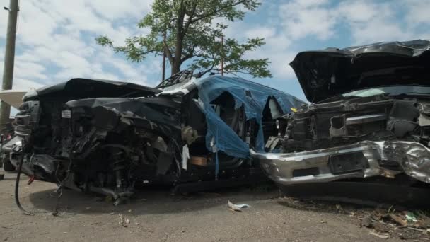 Broken Car Accident Damaged Serious Car Accident Collision High Quality — Vídeo de stock