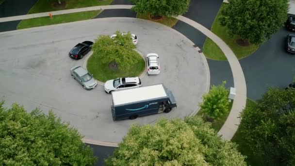 Naperville United States 2022 Amazon Vans Deliver Orders Suburbs High — Stock Video