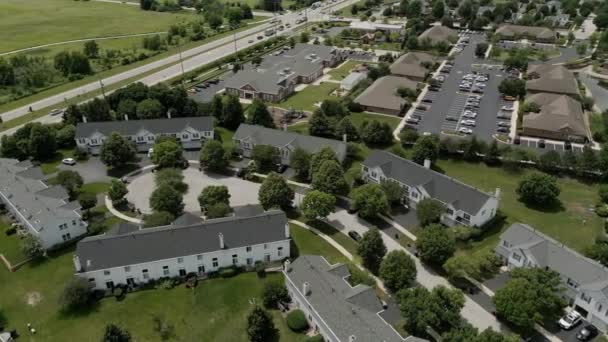 Drone View American Suburb Summertime Establishing Shot Neighborhood High Quality — Vídeos de Stock