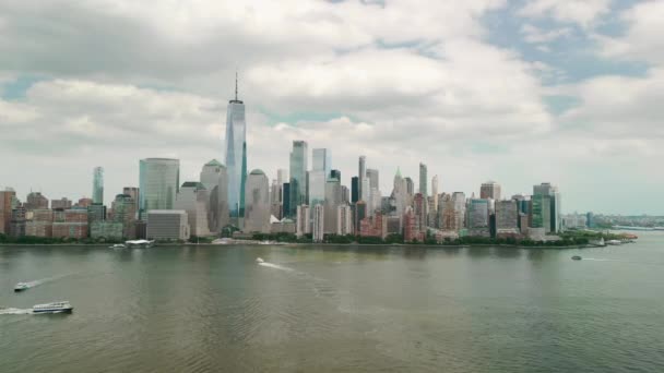 Aerial View Lower Manhattan Drone Orbiting Buildings High Quality Footage — Vídeo de stock