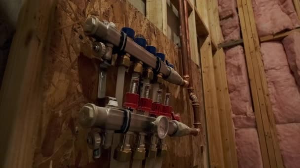 Installing Basement Heating Pipes Water Heating High Quality Footage — Vídeo de Stock