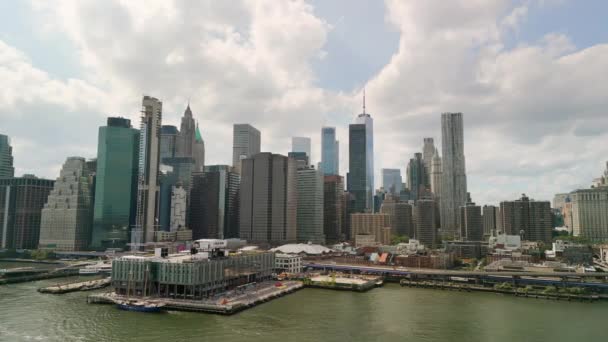 Aerial View Lower Manhattan Drone Orbiting Buildings High Quality Footage — Vídeo de stock