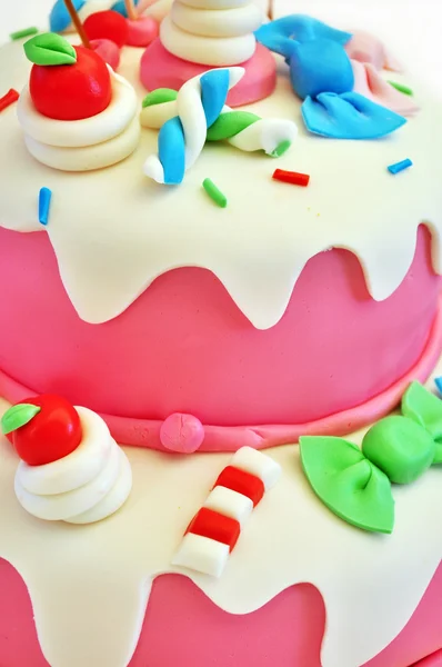 Pembe doğum günü pastası — Stok fotoğraf