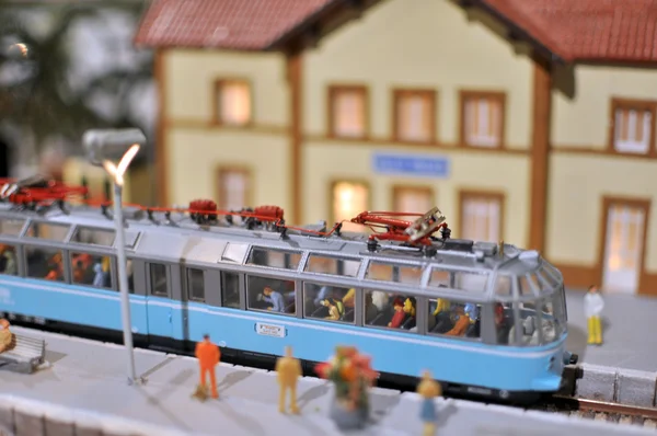 Tren modeli oyuncak