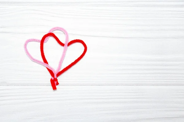 Cuore Rosso Rosa Sfondo Bianco Legno Composizione San Valentino — Foto Stock