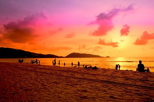 Silhueta ao pôr do sol — Fotografia de Stock