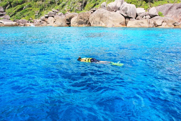 Mavi coral reef dalış — Stok fotoğraf