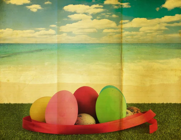 Ester egg with retro grunge background — Stock Photo, Image