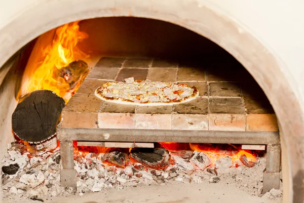 Cocción de pizza Imagen De Stock