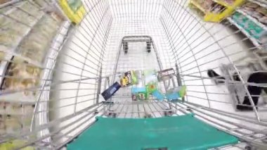 Phuket, Tayland-8 Mart: alışveriş sepeti süpermarket, 08 Mart 2014 Phuket Tayland güneyinde taşıma.