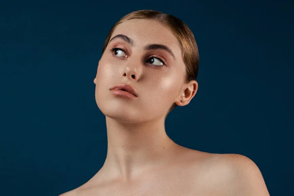 Schöne Junge Frau Mit Sauberer Perfekter Haut Isoliertes Mädchen Studio — Stockfoto