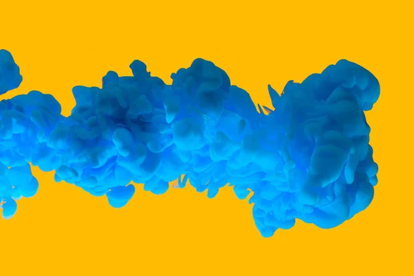 Nuvens Tinta Azul Água Isolada Sobre Fundo Amarelo Sólido Cores — Fotografia de Stock