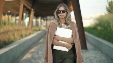 Yavaş çekim orta çekim takip ediliyor