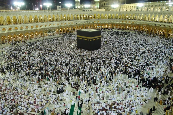 Muslim uvnitř Masdžid al-haram — Stock fotografie