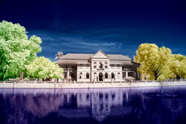 eski sömürge palace'nın kızılötesi fotoğrafı.