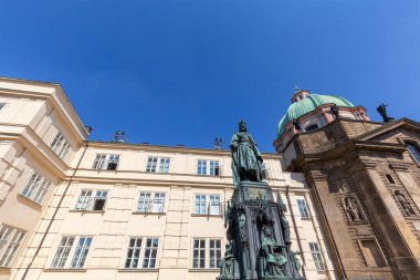 Krizovnicke Namesti Heykeli Prag 'daki Charles Köprüsü girişinde..