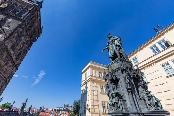Estátua Krizovnicke Namesti Entrada Ponte Charles Praga — Fotografia de Stock