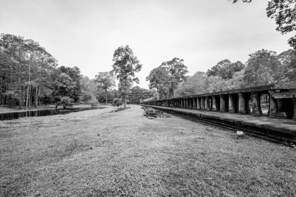 Black White View Small Man Made Pond Baphuon Archeological Site — Stock Photo, Image