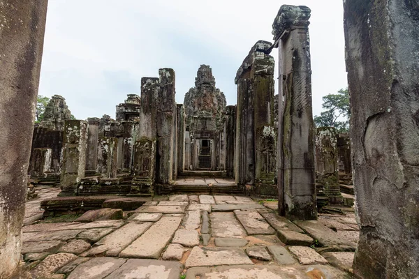 Camino Bayon Angkor Thom Siem Reap Camboya —  Fotos de Stock