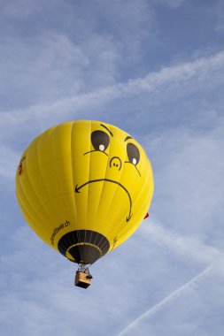 barneveld, Hollanda - 17 Ağustos 2012: f ile renkli sarı balon