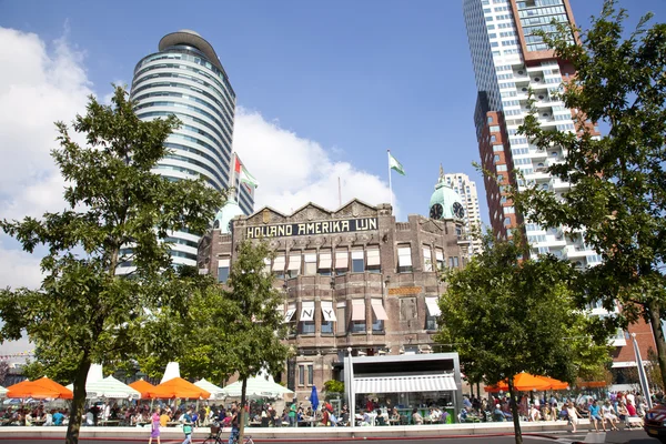 ROTTERDAM, PAÍSES BAJOS - 8 DE SEPTIEMBRE DE 2012: Vista en edificio histórico —  Fotos de Stock