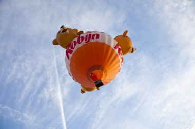 barneveld, Hollanda - 17 Ağustos 2012: renkli ayı alarak o balon