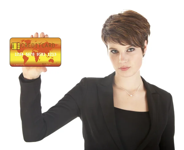 Νέα γυναίκα που κρατά την πιστωτική κάρτα που απομονώνονται σε λευκό φόντο — Φωτογραφία Αρχείου