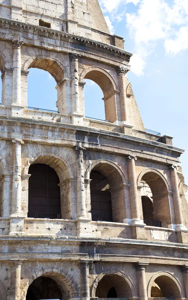 Деталь Колизея в Риме, Италия — стоковое фото