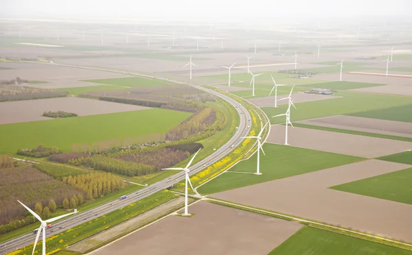 Dutch farm landscape with windmills and road from above, The Netherlands — Stock Photo, Image