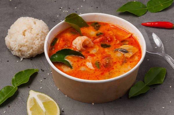 Tasty Tom Yam Soup Craft Bowl Rice — Stockfoto