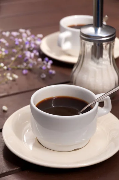 Frischer Morgenkaffee Restaurant Auf Einem Holztisch — Stockfoto