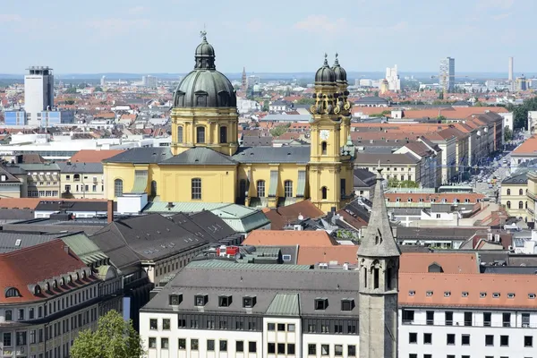 Theaterkirche — Stockfoto