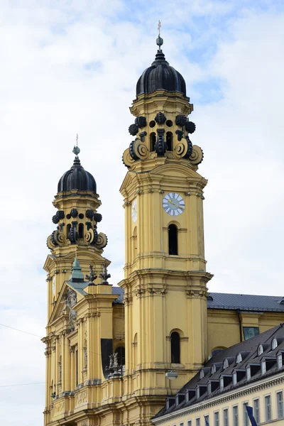Theaterkirche — Stockfoto