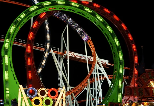 Roller coaster na Oktoberfest — Zdjęcie stockowe