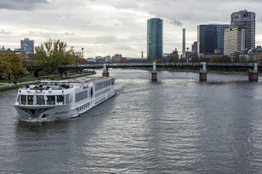 frankfurt bölgesindeki ana nehir