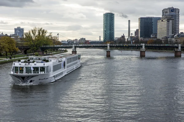 Řeka hlavní ve Frankfurtu — Stock fotografie