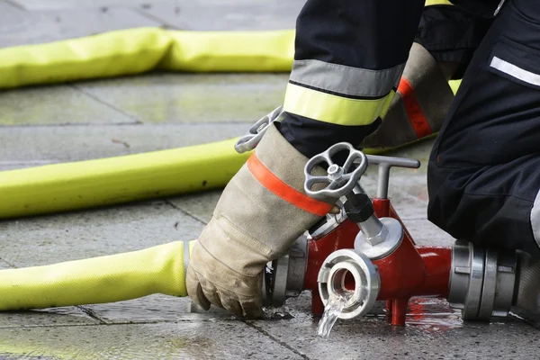 Brandman på jobbet — Stockfoto
