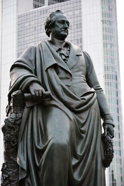 Памятник Гёте
