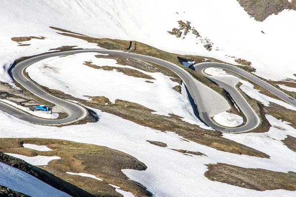 Slingrande bergsväg pass — Stockfoto