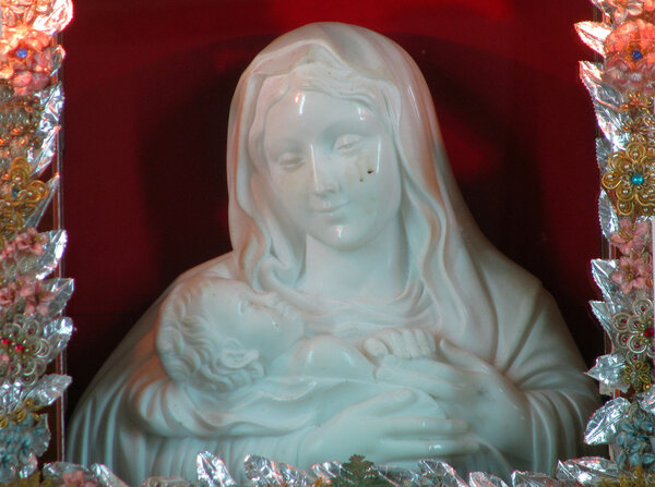 Богоматерь грота
